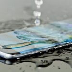 Cara Mengatasi HP Kemasukan Air