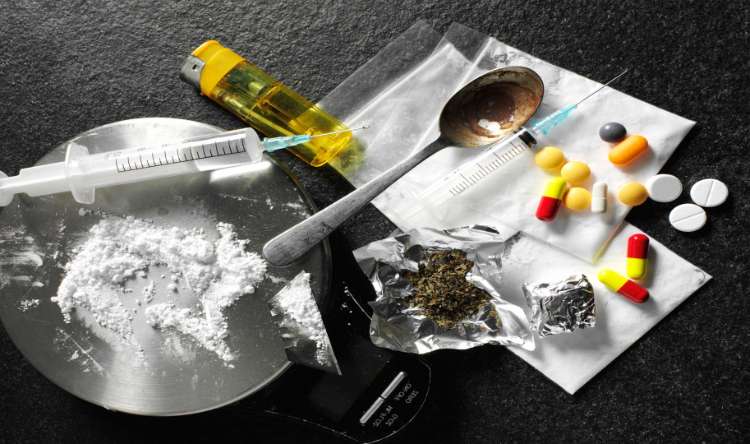 Contoh Teks Editorial 3- Perangi Narkoba