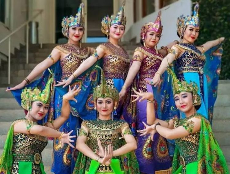 Fungsi Tari Merak Sebagai Nilai Kebudayaan Indonesia