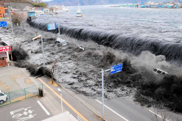 Contoh Berita Tsunami