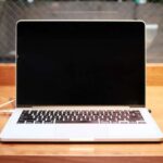 8+ Cara Mengatasi Laptop Blank Hitam tapi Hidup dan Penyebabnya di Windows 10