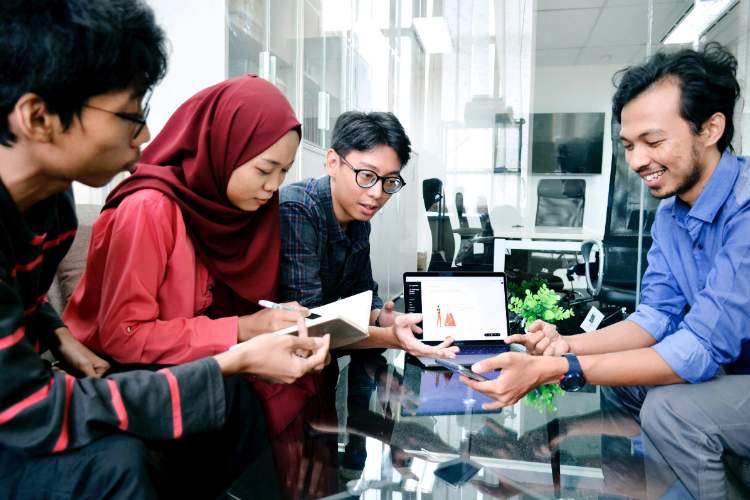 Management Trainee Adalah Pekerjaan Impian Bagi Fresh Graduate